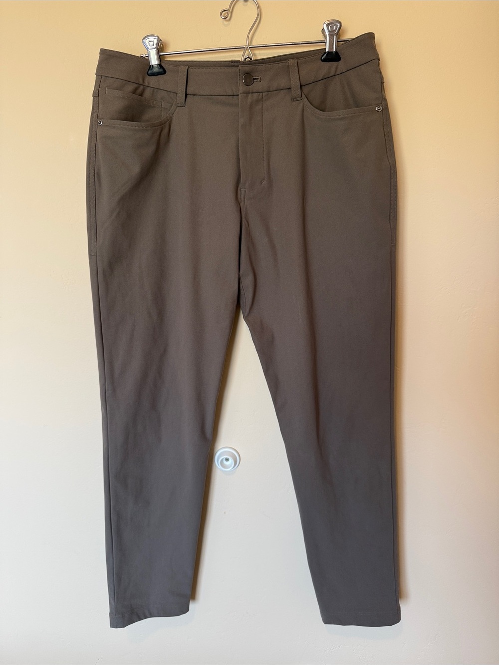 lululemon athletica Men's Chino-Style Stretch Pants - Slim Fit